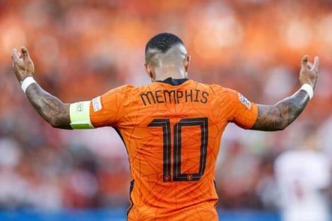 Webaslan on X: Memphis Depay 🦁  / X